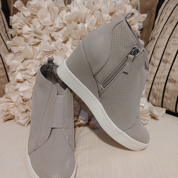 Mia hidden lift shoes size 8 - Picture 2 of 4